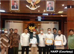 Pertemuan pegiat Honai Antikorupsi Papua dengan pejabat Kemenkopolhukam di Jakarta. (Foto: HAKP)