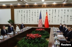 Menteri Luar Negeri AS Antony Blinken bertemu dengan Direktur Kantor Komisi Luar Negeri Pusat China Wang Yi di Diaoyutai State Guesthouse di Beijing, China, 19 Juni 2023. (Foto: REUTERS/Leah Millis)