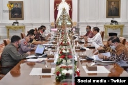 PresidenJokowi menggelar rapat bersama sejumlah Menteri Kabinet Indonesia Maju di Istana Merdeka, Jakarta, Senin (12/09/2022).(Foto: Humas Setkab/Rahmat)