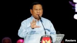 Capres 02 Prabowo Subianto berbicara dalam debat terakhir di Jakarta (4/2).
